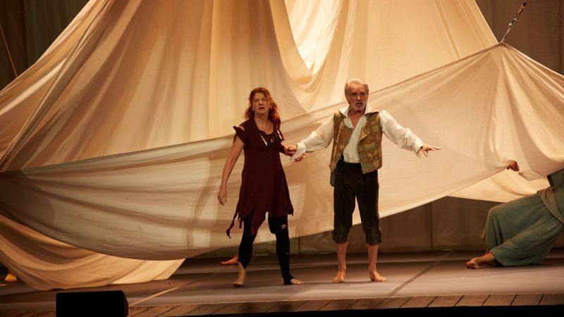 Angela Finocchiaro e Bruno Stori 02e82839 - Teatro, "Il calamaro Gigante" apre la stagione di prosa del Rendano - 1 Teatro, “Il calamaro Gigante” apre la stagione di prosa del Rendano