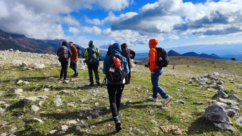 Pollino Sybaris camminatori 4 02729f49 - Pollino Sybaris, una rete straordinaria per il progetto di turismo lento - 1 Pollino Sybaris, una rete straordinaria per il progetto di turismo lento