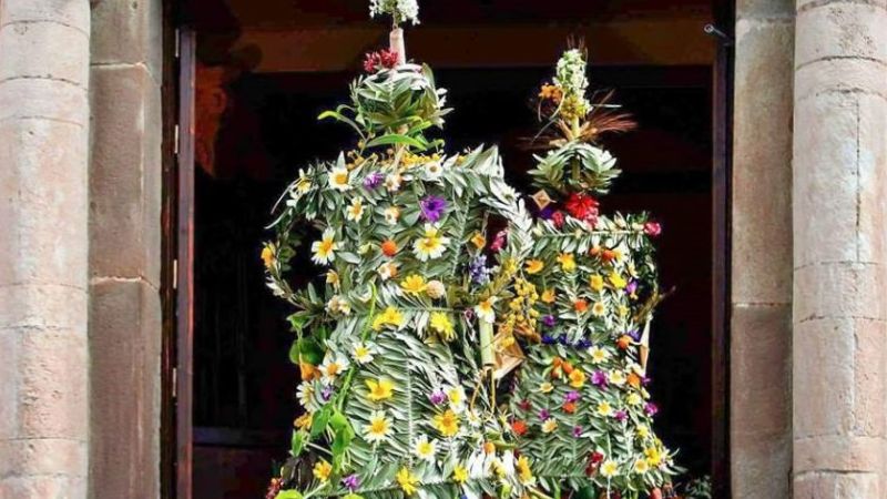 Pupazze di Bova 025cfce8 - A Bova si rinnova la tradizionale processione delle Persephoni (FOTO) - 1 A Bova si rinnova la tradizionale processione delle Persephoni (FOTO)