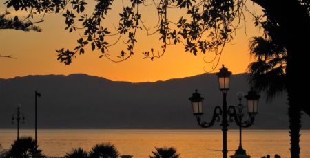 Lungomare Falcomata di Reggio Calabria tramonto sullo Stretto di Messina scaled 04e9018d - Meraviglie di Calabria - 7