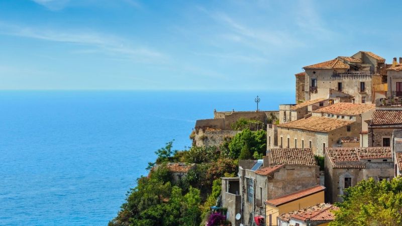 Wine lovers a Fiumefreddo Bruzio, torna Borgo diVino in tour