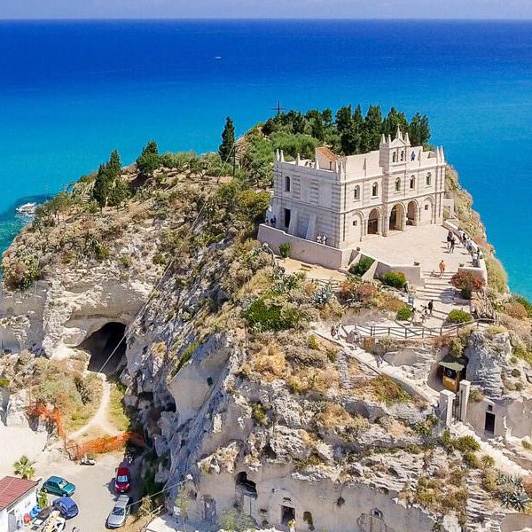 Il modello turistico di Tropea finisce in prima pagina sul Sole 24 Ore-Sud