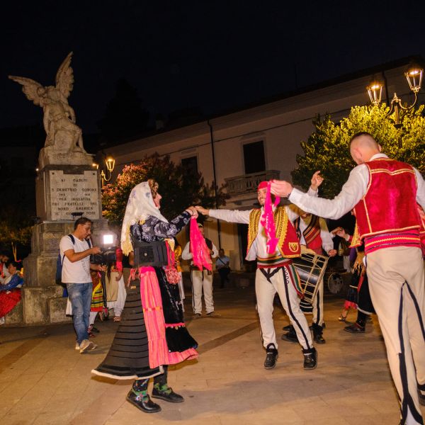 Festival della Canzone Arbëreshë, a San Demetrio musica e tradizione