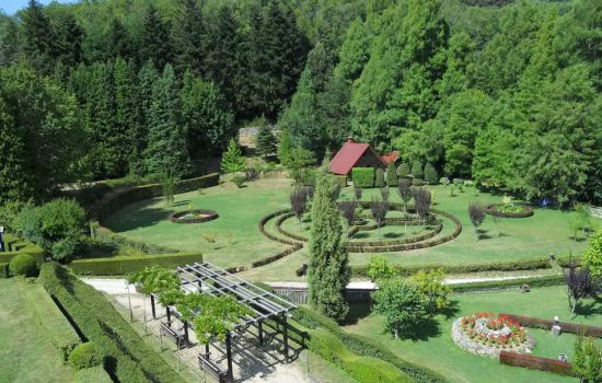 Villa Vittoria Serra San Bruno Mongiana foto fb Biodiversita Mongiana 4 0a65c68b - Meraviglie di Calabria - 1