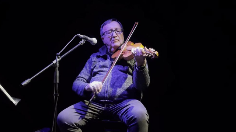 porta cenere 0c53f9a8 - Inaugurata la stagione 2026 di Sguardi a Sud al Teatro Comunale di Mendicino - 1 Inaugurata la stagione 2026 di Sguardi a Sud al Teatro Comunale di Mendicino