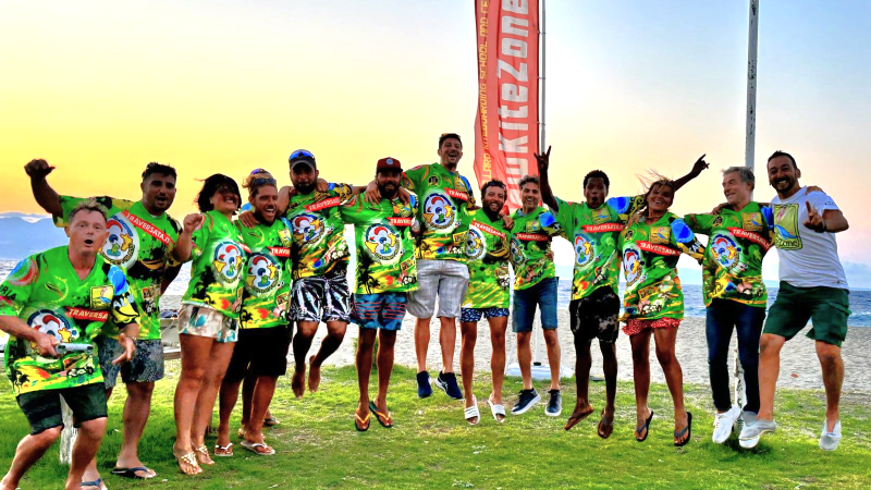 Traversata dello Stretto Kitesurf 1 0efc0404 - Traversata dello Stretto a vento, tra record e imprese estreme - FOTO - 1 Traversata dello Stretto a vento, tra record e imprese estreme – FOTO
