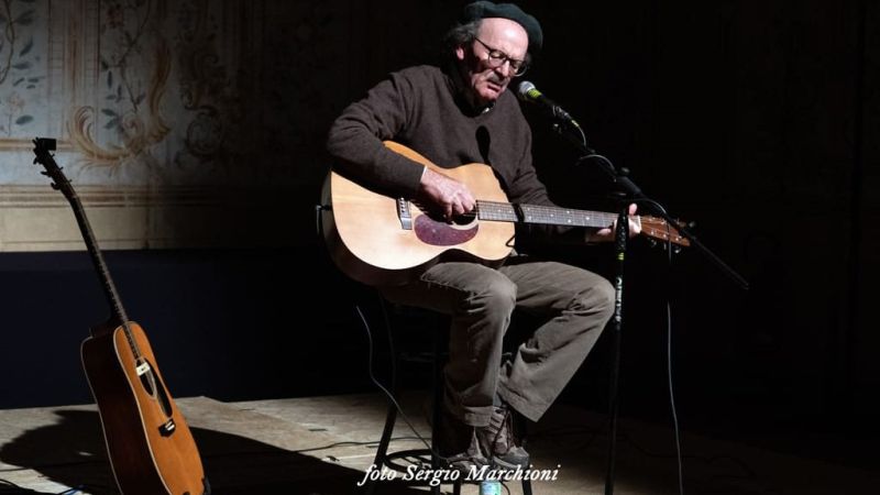menabo 0f70eb73 - "Sguardi a Sud", Roberto Menabò in concerto a Mendicino - 1 “Sguardi a Sud”, Roberto Menabò in concerto a Mendicino