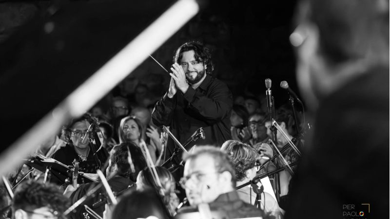 Filippo Arlia ph Pier Paolo Papalia 126e4941 - Al Festival dei Teatri di Pietra, Filippo Arlia e la Filarmonica della Calabria - 1 Al Festival dei Teatri di Pietra, Filippo Arlia e la Filarmonica della Calabria