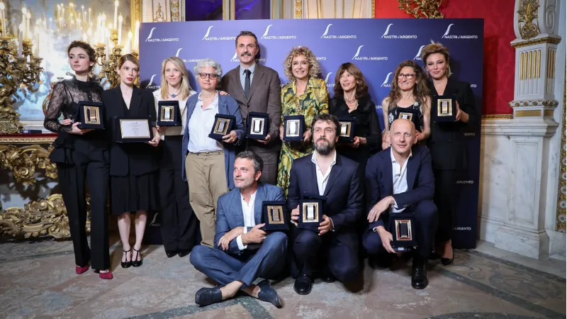 Michele Affidato firma i premi dei Nastri d’Argento – Grandi Serie 2025