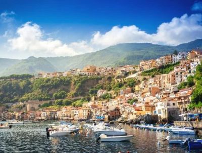 Fuga romantica a Scilla, diamante della Costa Viola