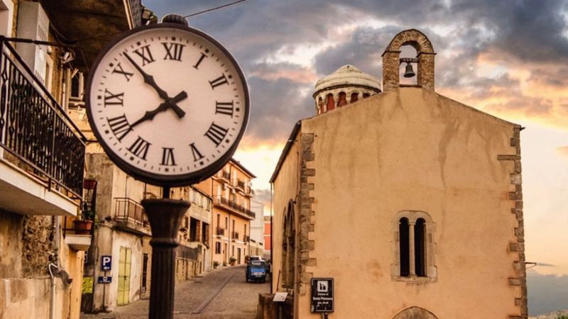 Storie e misteri: a Santa Severina l’enigma del numero otto [FOTO]