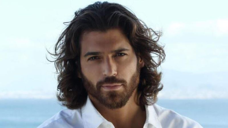can yaman e1714378684818 1369c307 - Sandokan, il telefilm girato (anche) in Calabria. Can Yaman: «Mi addestro da mesi» - VIDEO - 1 Sandokan, il telefilm girato (anche) in Calabria. Can Yaman: «Mi addestro da mesi» – VIDEO