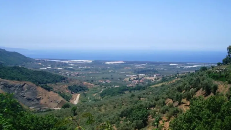 panorama 145bdbf0 - Di borghi e di leggenda: Jacurso tra i due mari e i suoi alberi soldati - 1 Di borghi e di leggenda: Jacurso tra i due mari e i suoi alberi soldati