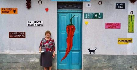 nonna e porta copertina 170f308b - Meraviglie di Calabria - 36