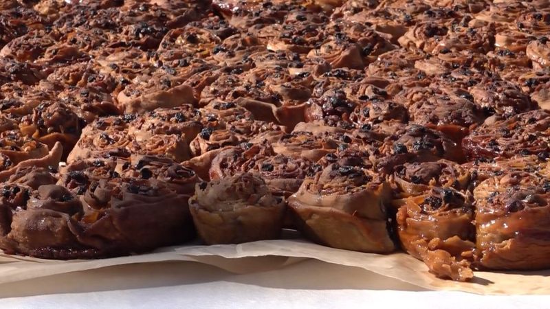 Immagine 2024 05 06 170855 e1715166868978 195ea76c - Ad Isola il dolce da record, realizzata una Pitta cu d’ogghju da oltre 3 quintali - 1 Ad Isola il dolce da record, realizzata una Pitta cu d’ogghju da oltre 3 quintali