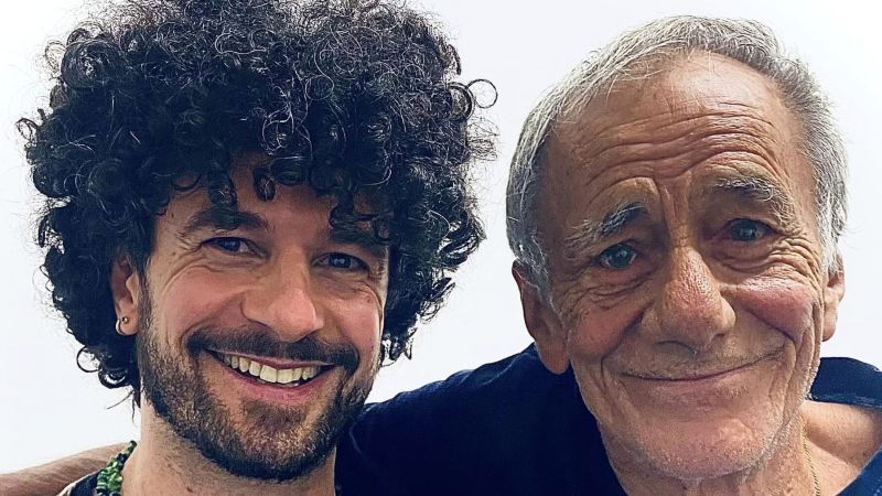 dalen vecchioni e1717416309837 1aa43296 - Dalen, il cantautore crotonese che ha stregato Roberto Vecchioni - 1 Dalen, il cantautore crotonese che ha stregato Roberto Vecchioni