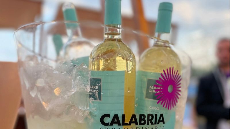 Calabria Straordinaria e Arsac, al Vinitaly la Calabria stupirà