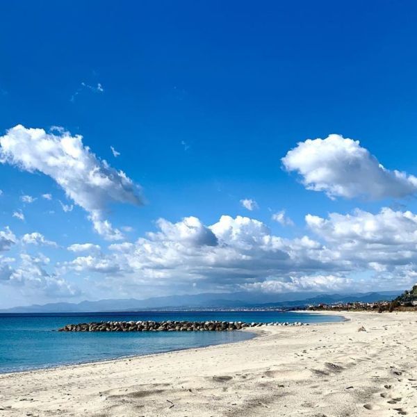 Bandiere Blu e Verde, Roccella festeggia il suo mare e l’ambiente