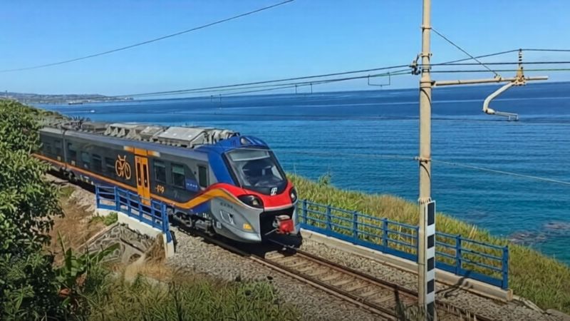 Nuovi treni per raggiungere le località balneari della Calabria
