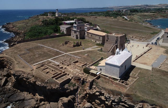 Santuario Madonna Capocolonna scaled 1 1c4566cd - Il Santuario della Madonna di Capocolonna - 1 Il Santuario della Madonna di Capocolonna