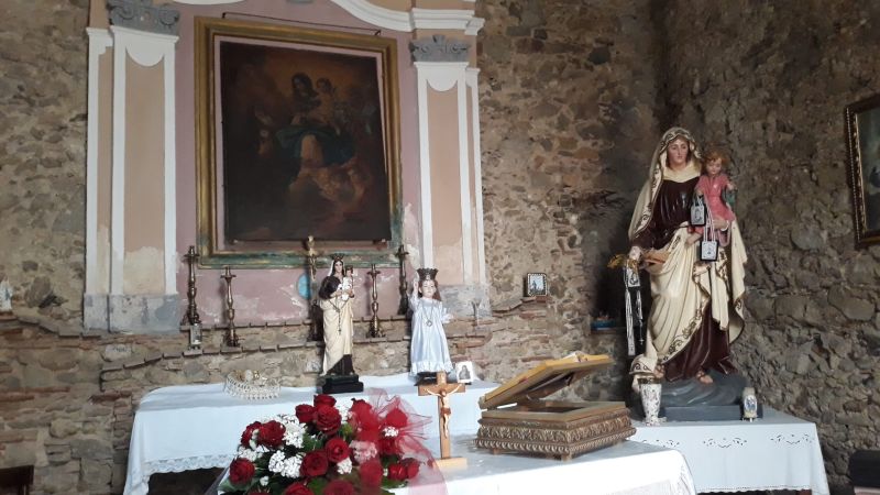 Interno Chiesa Beata Vergine del Carmelo scaled 1f7776df - La Chiesa della Beata Vergine del Carmelo, suggestioni di bellezza a Cirò - 1 La Chiesa della Beata Vergine del Carmelo, suggestioni di bellezza a Cirò