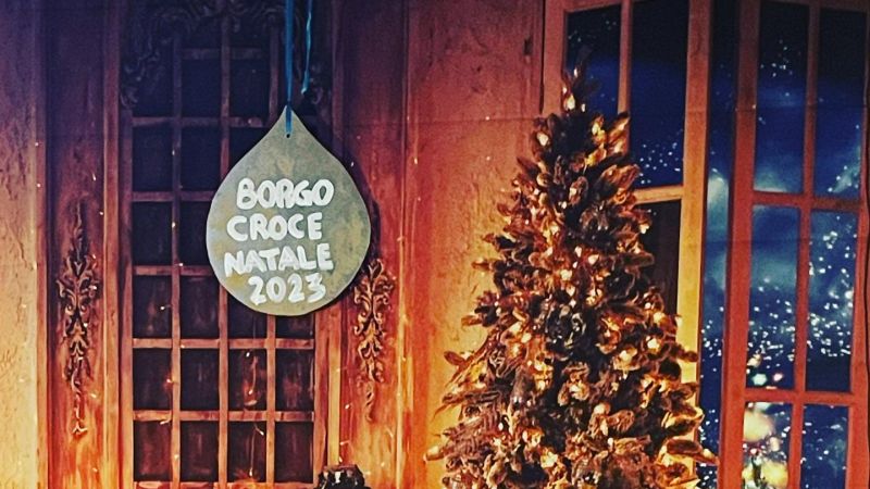 borgocrocenatale2023 1f91600d - Borgo Croce, il paese dei murales che a Natale diventa incantevole - 1 Borgo Croce, il paese dei murales che a Natale diventa incantevole