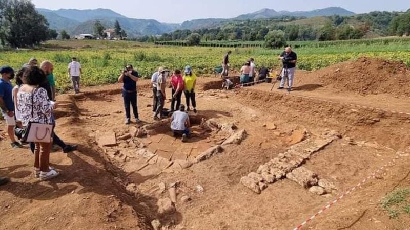 scavi a laino borgo ea00857c 1200x630 e1709116163266 23046e3e - Laino Borgo, col Parco Archeologico si può cominciare - 1 Laino Borgo, col Parco Archeologico si può cominciare
