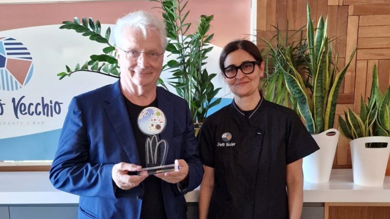 copertina 3 26c40cc5 - Il maestro dei maestri pasticceri, Igino Massari a Porto Vecchio - 1 Il maestro dei maestri pasticceri, Igino Massari a Porto Vecchio