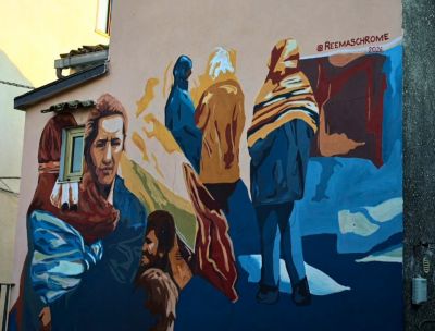 Simili destini, la storia di Kosovo e Arberia nel murale di Pallagorio