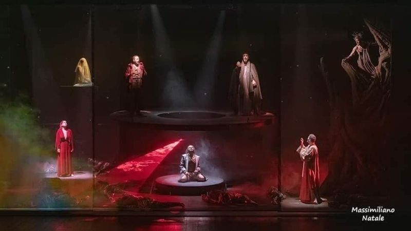 La Divina Commedia 1 1 2dcdbab6 - La Divina Commedia Opera Musical, l'occasione natalizia di un evento unico in Calabria - 1 La Divina Commedia Opera Musical, l’occasione natalizia di un evento unico in Calabria