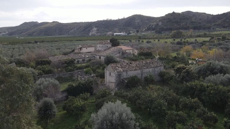 torre zuvino 2 scaled e1707911447241 2dd75573 - Il cammino dell’acqua fa rinascere un’antica masseria a Stilo - 1 Il cammino dell’acqua fa rinascere un’antica masseria a Stilo