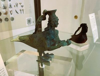 Sirene in viaggio, gli askoi di Crotone nella mostra Parthenope a Napoli