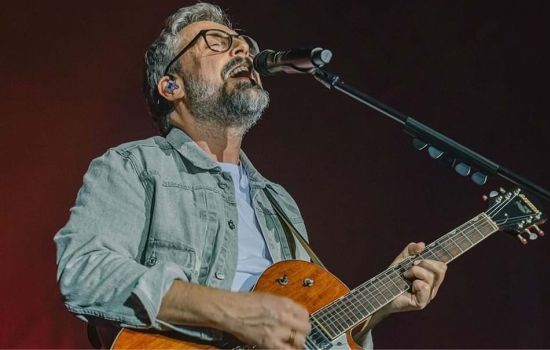 brunori chitarra primo piano 1 3062f67f - Meraviglie di Calabria - 1