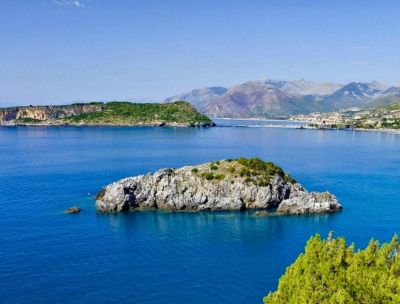 Praia a Mare, la Madonna della Grotta nei fondali dell’Isola Dino