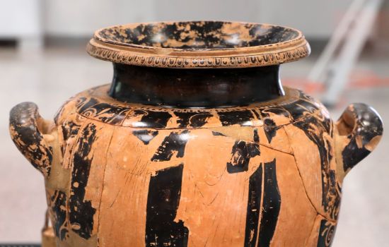 Sibari Parchi archeologici Stamnos con rapimento di orizia da parte di bore e scena di conversazione V secolo ac da trebisacce 03 a scaled 3363f50e - Meraviglie di Calabria - 1