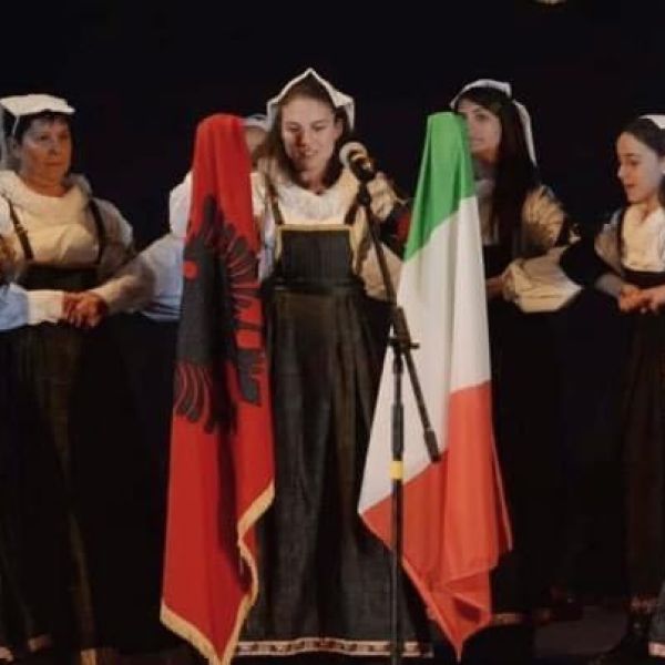 Cultura arbëreshe, Fili Meridiani ospite in Albania e Macedonia