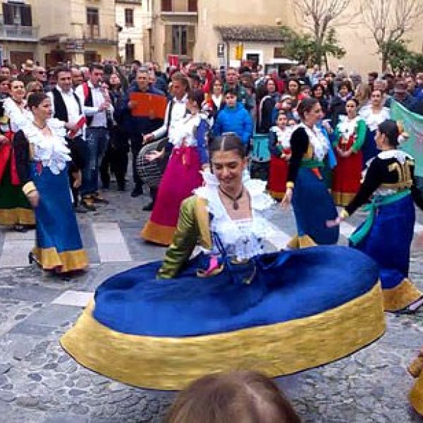 Cosenza, al CAI l’evento Kalabàr per raccontare la cultura arbëreshë
