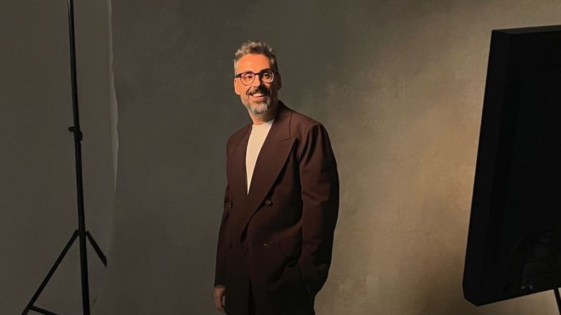 Tra teatro, canzoni e monologhi. Il “Tutto Brunori” è sold out