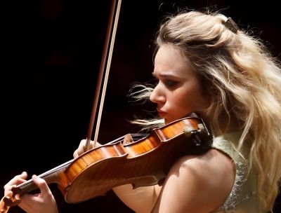 Al Teatro Rendano la violinista Anna Tifu con l’Orchestra Sinfonica Brutia