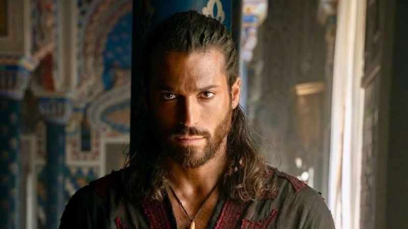 Can Yaman ringrazia la Calabria: “Mi trovo benissimo qua”! [VIDEO]