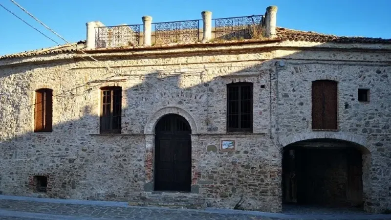 PALAZZO ANDREASSI 3e570b86 - Nuove visioni preistoriche: Palazzo Andreassi di Amendolara che sarà un nuovo Museo Nazionale - 1 Nuove visioni preistoriche: Palazzo Andreassi di Amendolara che sarà un nuovo Museo Nazionale