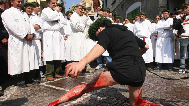 Vattienti Nocera2 3e1cf0d4 - La sacralità ancestrale del rito dei “Vattienti” di Nocera - 1 La sacralità ancestrale del rito dei “Vattienti” di Nocera