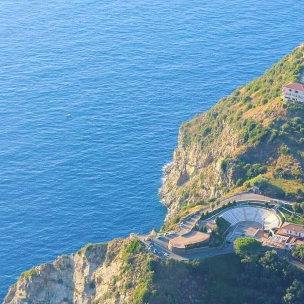 Al via la stagione all’anfiteatro all’aperto a Palmi. Il Programma