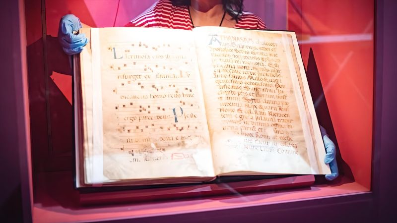 gerace Vangeli bizantini frammenti 2 a scaled 3ef31fa1 - Gerace, esposti i preziosi frammenti dei Vangeli datati tra X e XII secolo - 1 Gerace, esposti i preziosi frammenti dei Vangeli datati tra X e XII secolo