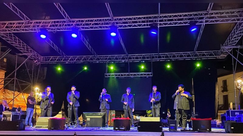 Lamezia in Festa: bagno di folla per il concerto dei Neri per Caso [VIDEO]