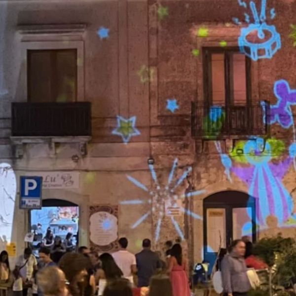 Il Borgo Incantato: Gerace strega il pubblico con arte di strada e circo contemporaneo