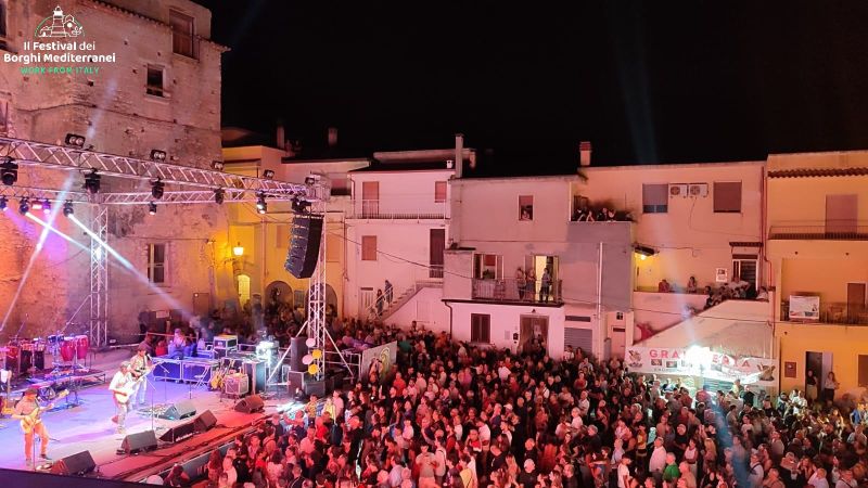 l 1 476d838e - Il Festival dei Borghi Mediterranei consacra Monasterace meta culturale e artistica - 1 Il Festival dei Borghi Mediterranei consacra Monasterace meta culturale e artistica