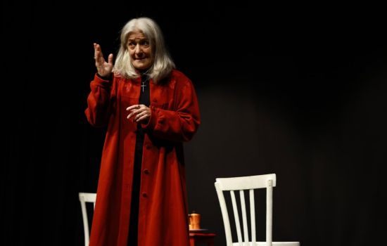 teatro io resto seduta 1 cover 49975da9 - Meraviglie di Calabria - 6