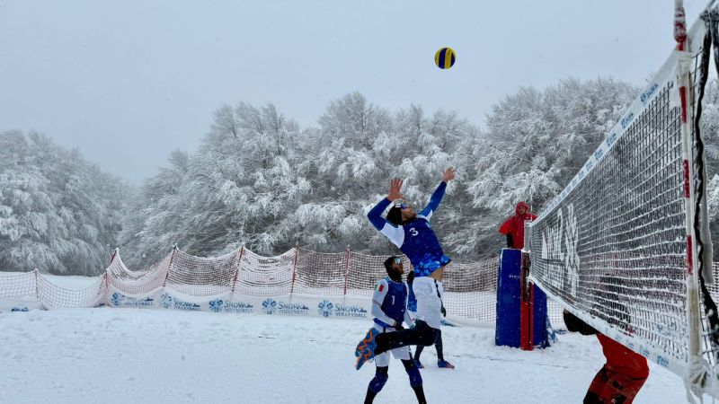 Sila Snow Volley Lorica 6 4d164d11 - Snow Volley, paesaggio suggestivo per la tappa nazionale a Lorica - 1 Snow Volley, paesaggio suggestivo per la tappa nazionale a Lorica