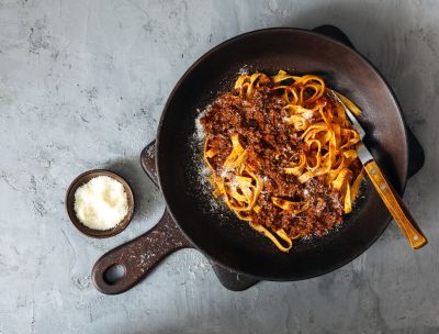 Rustica e saporita: la pasta con funghi e salsiccia di una nonna di Calabria